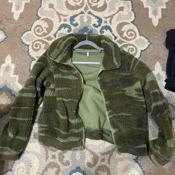 Z-supply jacket, barely worn. super comfy and warm! - Picture 2 of 2